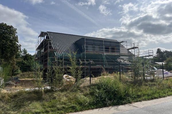 Predaj domu 140 m², pozemok 450 m², Am Laubgrund 9, Bleckede, Dolné Sasko Predaj domu 140 m², pozemok 450 m², Am Laubgrund 9, Bleckede, Dolné Sasko