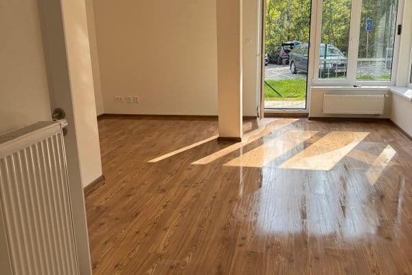 Prenájom bytu 2-izbový 56 m², K Pomezí, Cheb Prenájom bytu 2-izbový 56 m², K Pomezí, Cheb