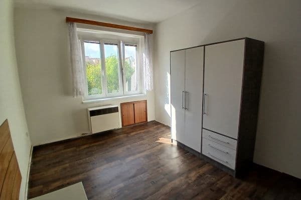 Prenájom bytu 1-izbový 20 m², Kovářská, Praha Prenájom bytu 1-izbový 20 m², Kovářská, Praha