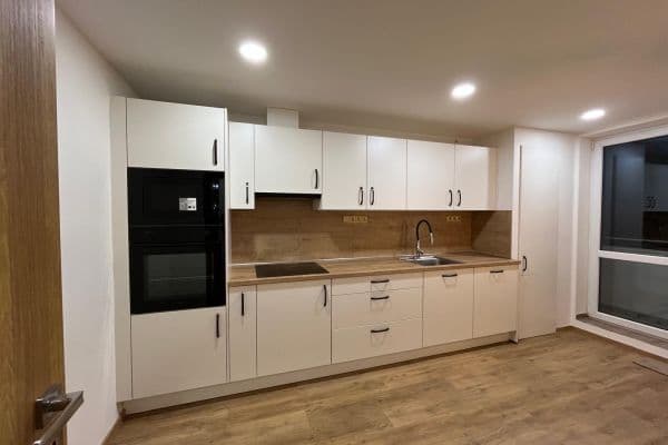 Prenájom bytu 3-izbový 80 m², Dykova, Mělník Prenájom bytu 3-izbový 80 m², Dykova, Mělník