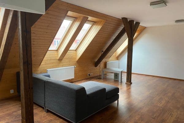 Prenájom bytu 2-izbový 87 m², Za Poštou, Praha Prenájom bytu 2-izbový 87 m², Za Poštou, Praha