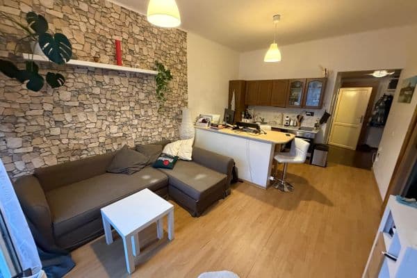 Prenájom bytu 2-izbový 52 m², Hartigova, Praha Prenájom bytu 2-izbový 52 m², Hartigova, Praha
