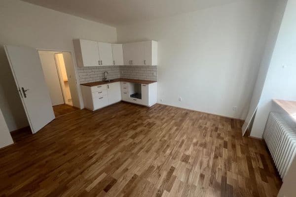 Predaj bytu 1-izbový 30 m², 28. pluku, Praha, Praha Predaj bytu 1-izbový 30 m², 28. pluku, Praha, Praha
