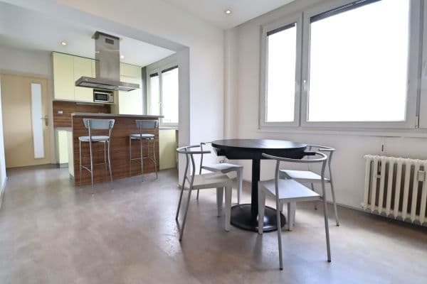 Prenájom bytu 3-izbový 72 m², Nad lesním divadlem, Praha Prenájom bytu 3-izbový 72 m², Nad lesním divadlem, Praha