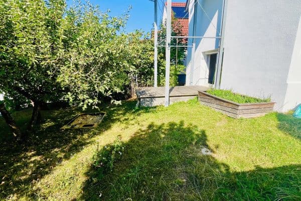 Prenájom bytu 3-izbový 90 m², Egertstraße 26, EG, Reutlingen Prenájom bytu 3-izbový 90 m², Egertstraße 26, EG, Reutlingen