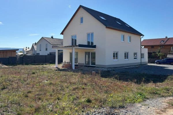 Prenájom bytu 3-izbový 108 m², Oberschwarzach Prenájom bytu 3-izbový 108 m², Oberschwarzach