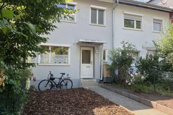Predaj domu 88 m², pozemok 214 m², Fohrenbühlerstraße 103, Sindelfingen Predaj domu 88 m², pozemok 214 m², Fohrenbühlerstraße 103, Sindelfingen