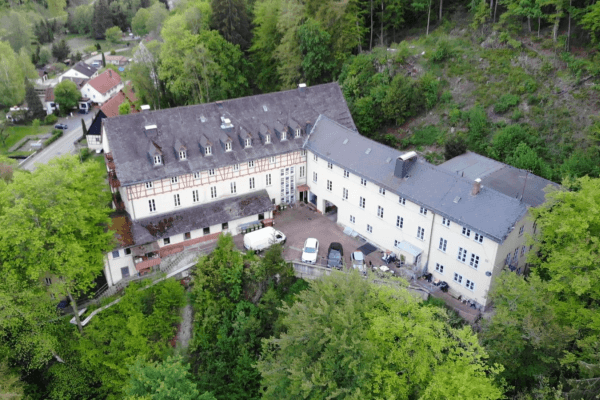 Predaj domu 2.500 m², pozemok 33.600 m², hartenstein Predaj domu 2.500 m², pozemok 33.600 m², hartenstein