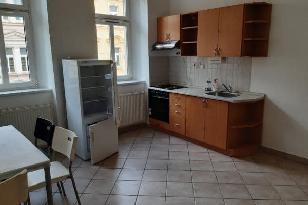 Prenájom bytu 1-izbový 40 m², Mozartova, Praha Prenájom bytu 1-izbový 40 m², Mozartova, Praha