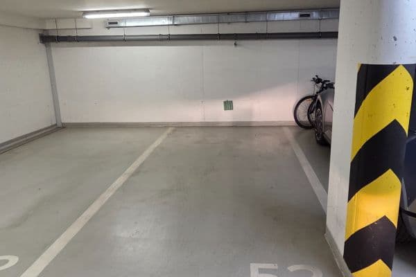 Prenájom garáže 11 m², U Hranic, Praha Prenájom garáže 11 m², U Hranic, Praha