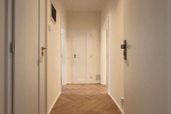 Prenájom bytu 2-izbový 65 m², Jana Zajíce, Praha Prenájom bytu 2-izbový 65 m², Jana Zajíce, Praha