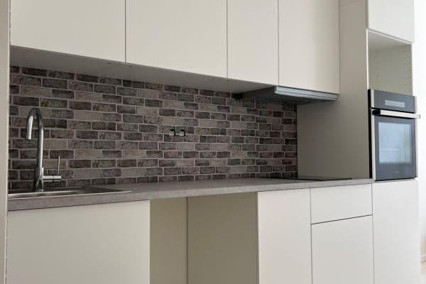 Prenájom bytu 1-izbový 35 m², Českobrodská, Praha Prenájom bytu 1-izbový 35 m², Českobrodská, Praha