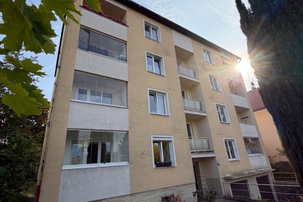 Prenájom bytu 1-izbový 36 m², Palackého náměstí, Karlovy Vary Prenájom bytu 1-izbový 36 m², Palackého náměstí, Karlovy Vary