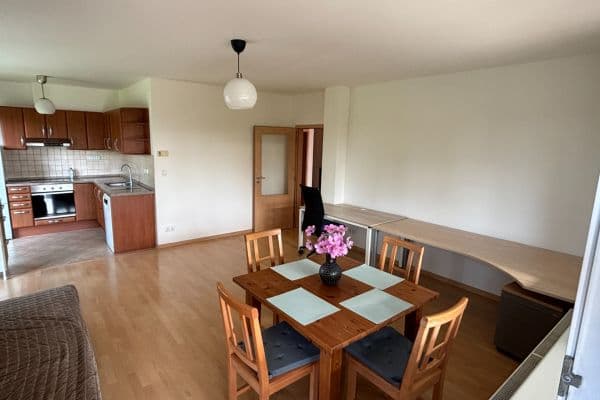 Prenájom bytu 3-izbový 85 m², Za Podjezdem, Praha Prenájom bytu 3-izbový 85 m², Za Podjezdem, Praha