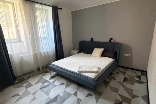 Prenájom bytu 3-izbový 120 m², Jinonická, Praha Prenájom bytu 3-izbový 120 m², Jinonická, Praha