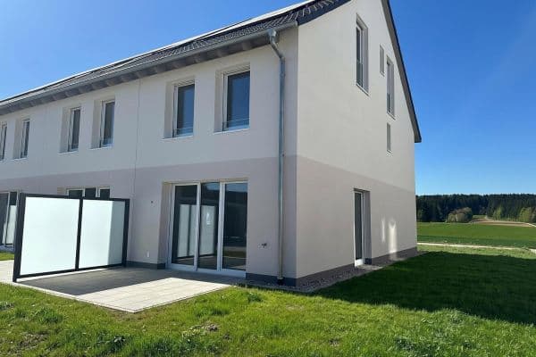 Prenájom domu 137 m², pozemok 160 m², Leonberger Str. 32, Schwenningen Prenájom domu 137 m², pozemok 160 m², Leonberger Str. 32, Schwenningen