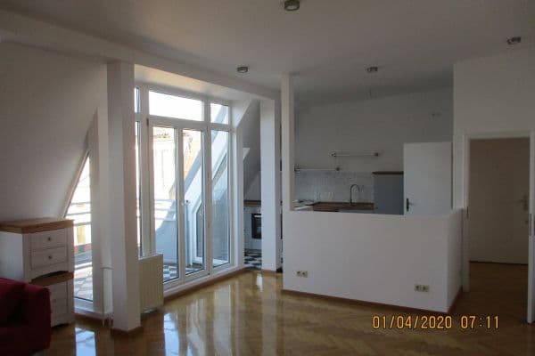 Prenájom bytu 4-izbový 105 m², Berlin, Berlín Prenájom bytu 4-izbový 105 m², Berlin, Berlín