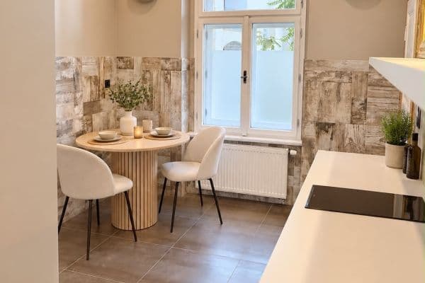 Prenájom bytu 1-izbový 40 m², Na Kovárně, Praha Prenájom bytu 1-izbový 40 m², Na Kovárně, Praha