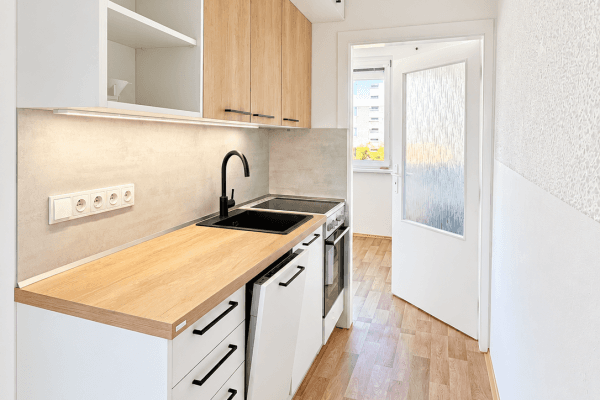 Prenájom bytu 3-izbový 55 m², Aloisina výšina, Liberec Prenájom bytu 3-izbový 55 m², Aloisina výšina, Liberec