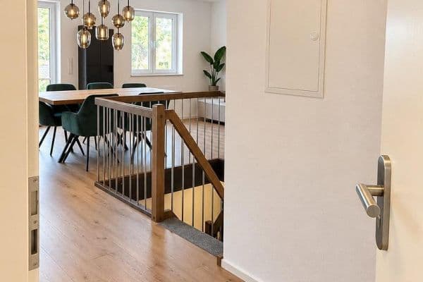 Prenájom bytu 5-izbový 130 m², Feldkirchen-Westerham(Vagen), Bavorsko Prenájom bytu 5-izbový 130 m², Feldkirchen-Westerham(Vagen), Bavorsko