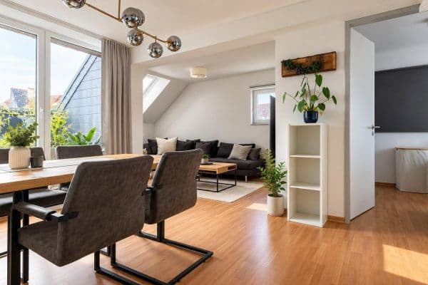 Prenájom bytu 3-izbový 67 m², Hannover, Dolné Sasko Prenájom bytu 3-izbový 67 m², Hannover, Dolné Sasko