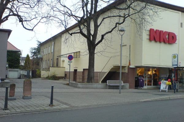 Predaj domu 200 m², pozemok 1.325 m², Edigheimer Straße 28, Ludwigshafen am Rhein, Porýnie-Falcko Predaj domu 200 m², pozemok 1.325 m², Edigheimer Straße 28, Ludwigshafen am Rhein, Porýnie-Falcko