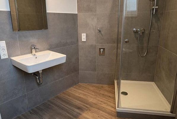 Prenájom bytu 4-izbový 120 m², Dellstr.1A, Duisburg Prenájom bytu 4-izbový 120 m², Dellstr.1A, Duisburg