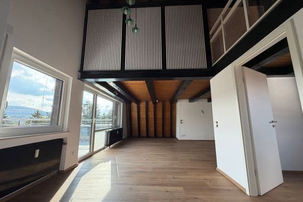 Prenájom bytu 3-izbový 92 m², Adlerstr. 22, Aalen Prenájom bytu 3-izbový 92 m², Adlerstr. 22, Aalen