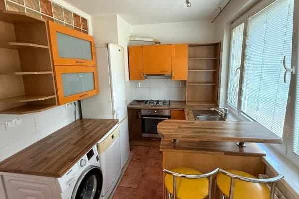 Prenájom bytu 3-izbový 73 m², Guothova, Nové Mesto Prenájom bytu 3-izbový 73 m², Guothova, Nové Mesto