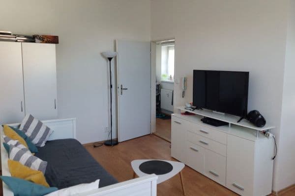 Prenájom bytu 1-izbový 23 m², U Zahradního města, Praha Prenájom bytu 1-izbový 23 m², U Zahradního města, Praha