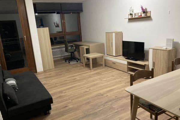 Prenájom bytu 2-izbový 62 m², München, Bavorsko Prenájom bytu 2-izbový 62 m², München, Bavorsko