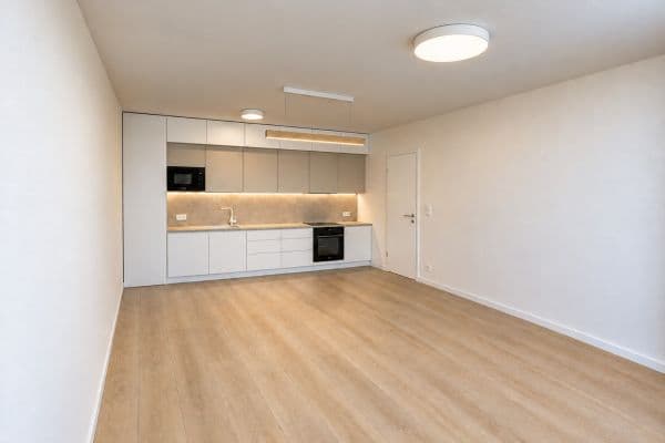 Prenájom bytu 4-izbový 100 m², Gollové, Praha Prenájom bytu 4-izbový 100 m², Gollové, Praha