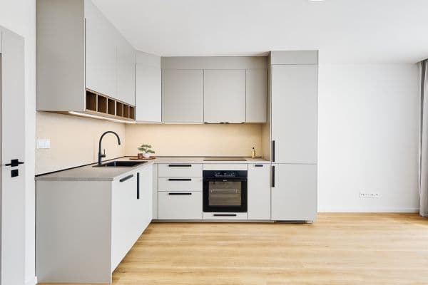 Predaj bytu 4-izbový 81 m², Urbánkova, Praha Predaj bytu 4-izbový 81 m², Urbánkova, Praha