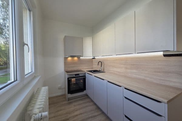 Prenájom bytu 3-izbový 69 m², tř. Osvobození, Karviná-Nové Město Prenájom bytu 3-izbový 69 m², tř. Osvobození, Karviná-Nové Město