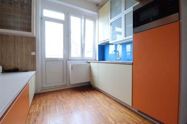 Prenájom bytu 1-izbový 16 m², Parléřova, Praha Prenájom bytu 1-izbový 16 m², Parléřova, Praha