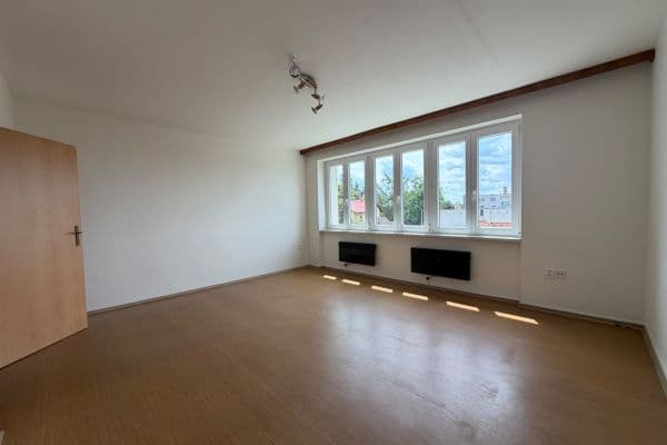 Prenájom bytu 3-izbový 65 m², Horova, Říčany Prenájom bytu 3-izbový 65 m², Horova, Říčany