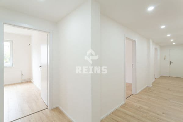 Predaj bytu 3-izbový 70 m², Štěchovická, Praha Predaj bytu 3-izbový 70 m², Štěchovická, Praha