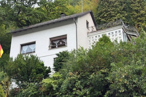 Predaj domu 145 m², pozemok 3.798 m², Hauptstraße 12, Werdohl Predaj domu 145 m², pozemok 3.798 m², Hauptstraße 12, Werdohl