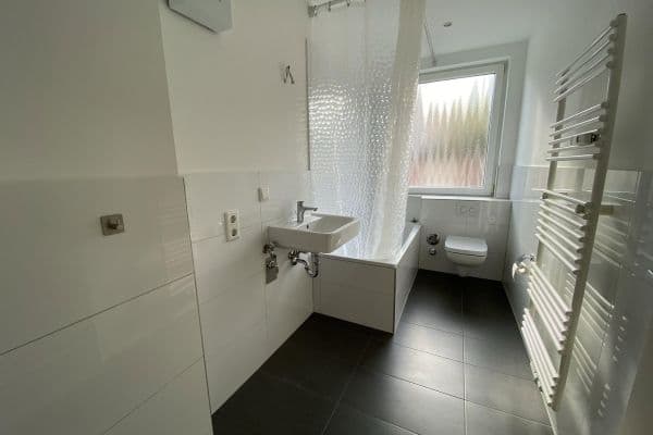 Prenájom bytu 1-izbový 47 m², Wuppertal, Severné Porýnie - Westfálsko Prenájom bytu 1-izbový 47 m², Wuppertal, Severné Porýnie - Westfálsko