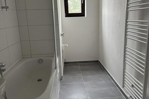 Prenájom bytu 3-izbový 91 m², Heinrichstraße 107, Düsseldorf, Severné Porýnie - Westfálsko Prenájom bytu 3-izbový 91 m², Heinrichstraße 107, Düsseldorf, Severné Porýnie - Westfálsko