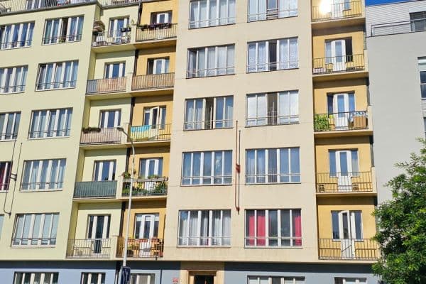 Prenájom bytu 2-izbový 53 m², Jankovcova, Praha Prenájom bytu 2-izbový 53 m², Jankovcova, Praha