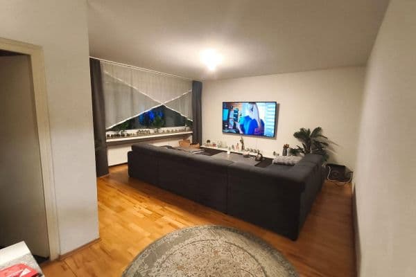 Prenájom bytu 3-izbový 85 m², Neviandtstrasse, Wuppertal, Severné Porýnie - Westfálsko Prenájom bytu 3-izbový 85 m², Neviandtstrasse, Wuppertal, Severné Porýnie - Westfálsko