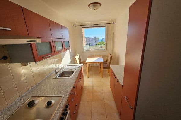 Prenájom bytu 3-izbový 77 m², Nechvílova, Praha Prenájom bytu 3-izbový 77 m², Nechvílova, Praha