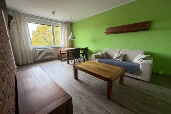Prenájom bytu 3-izbový 86 m², Kaštanová, Rosice Prenájom bytu 3-izbový 86 m², Kaštanová, Rosice