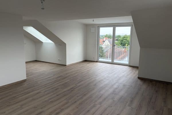 Prenájom bytu 3-izbový 91 m², Augsburger Straße 16, Wertingen Prenájom bytu 3-izbový 91 m², Augsburger Straße 16, Wertingen