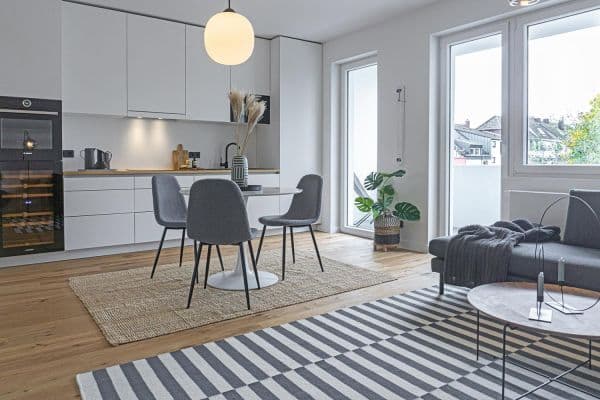 Prenájom bytu 3-izbový 71 m², Aachenerstrasse 157, Düsseldorf, Severné Porýnie - Westfálsko Prenájom bytu 3-izbový 71 m², Aachenerstrasse 157, Düsseldorf, Severné Porýnie - Westfálsko