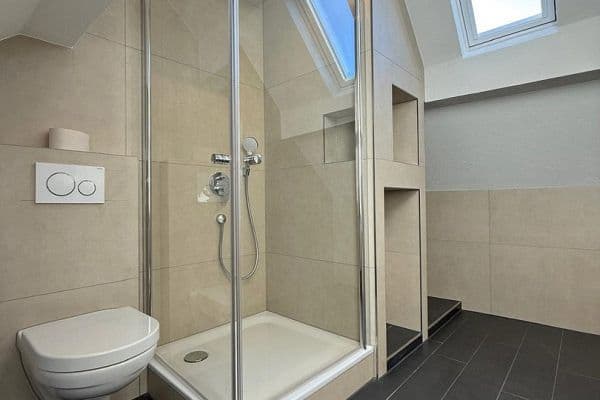 Prenájom bytu 5-izbový 123 m², Reinheim Prenájom bytu 5-izbový 123 m², Reinheim