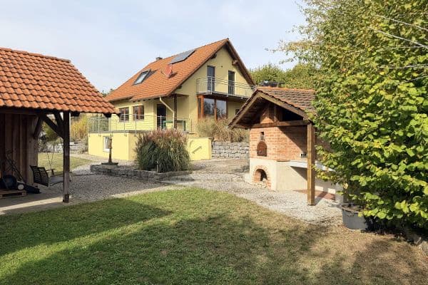 Predaj domu 125 m², pozemok 840 m², Lonnerstadt, Bavorsko Predaj domu 125 m², pozemok 840 m², Lonnerstadt, Bavorsko