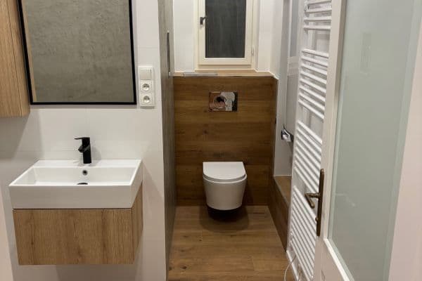 Prenájom bytu 1-izbový 40 m², Italská, Praha Prenájom bytu 1-izbový 40 m², Italská, Praha