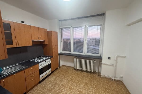 Predaj bytu 1-izbový 41 m², Ruská, Praha Predaj bytu 1-izbový 41 m², Ruská, Praha